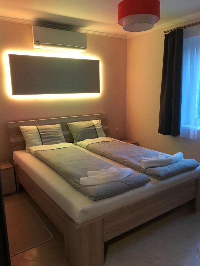 Gold De Luxe Apartman Hajdúszoboszló Exteriör bild